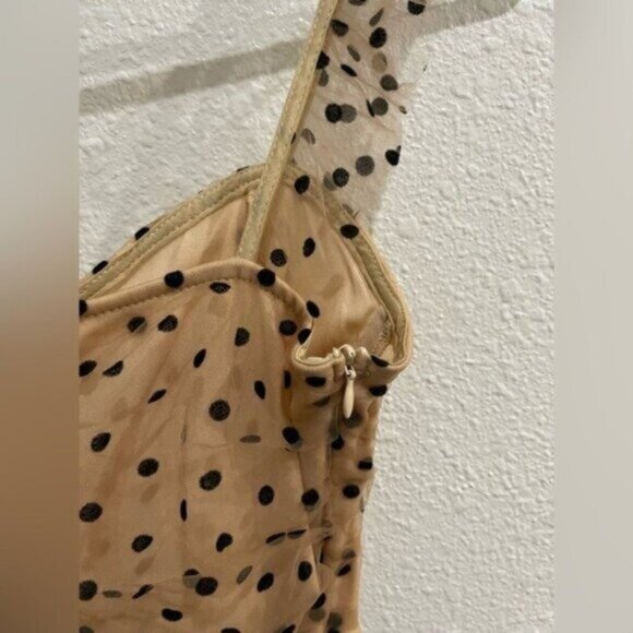 New PrettyLittleThing Lace Feminine Bodycon Mini Dress Ruffle Party Sweetheart - Picture 8 of 8